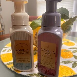 Bath & Body Works Vanilla Romance & Vanilla Ease Hand Soap Duo NWT